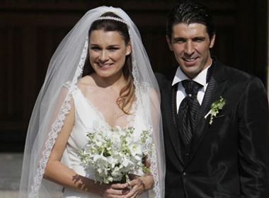 'Nguoi nhen' Buffon cuoi vo hinh anh