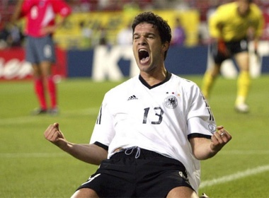 Nhung khoanh khac dang nho trong su nghiep cua Ballack hinh anh