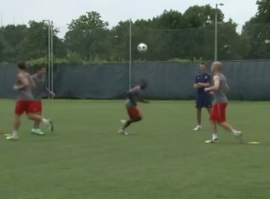 DT My tung hung bong trong buoi tap hinh anh