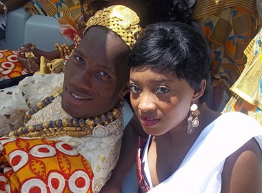 Le cuoi truyen thong cua Drogba hinh anh