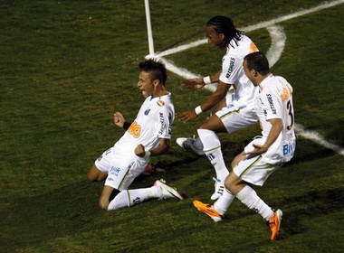 20 ban thang dua Santos len ngoi 'Vua Nam My' hinh anh