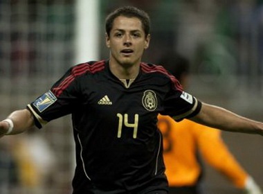 Xem lai man trinh dien cua 'Vua pha luoi' Chicharito hinh anh