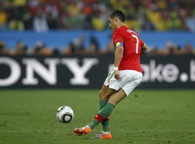 Ban thang dam chat nghe sy kieu rabona hinh anh