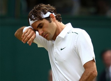 Federer bat ngo bai tran hinh anh