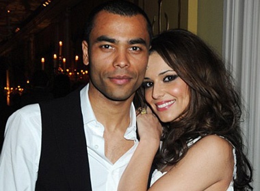 Ashley Cole tuyen bo sap cuoi lai hinh anh