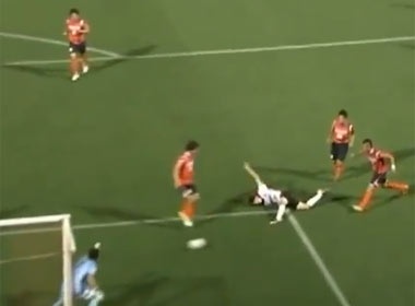 Nhung ban thang dep nhat thang cua J-League hinh anh