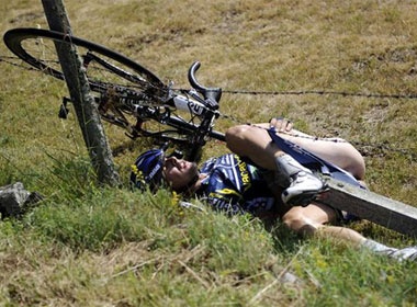 Tai nan hi huu tren duong dua Tour de France hinh anh