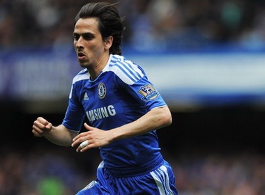 Ban thang 'khong giong ai' cua Yossi Benayoun hinh anh