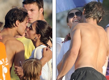 Nadal va ban gai au yem nhau tren bien hinh anh