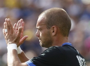 Chuyen nhuong 19/7: Sir Alex noi khong voi Sneijder hinh anh