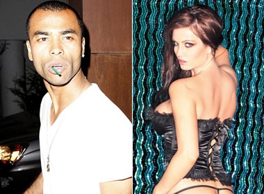 Ashley Cole tiep tuc lo mat 'ham' gai hinh anh