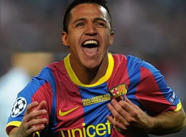 Alexis Sanchez chinh thuc ve Barca hinh anh