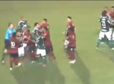 Suyt 'an don' vi thieu fair-play hinh anh