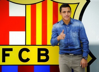 Chuyen nhuong 25/7: Alexis Sanchez khoac ao ‘ma am’ hinh anh