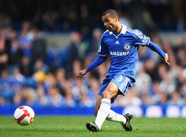 Ashley Cole da bong tu thien 'lay long' Cheryl hinh anh