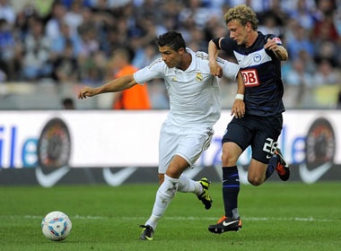 Ronaldo sut phat than sau, Real nguoc dong o Berlin hinh anh