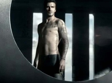 David Beckham coi ao... ban huong hinh anh