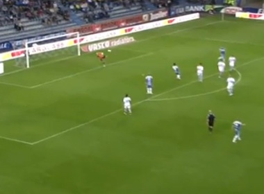 Hai ban thang kheo leo ngoai vong cam hinh anh