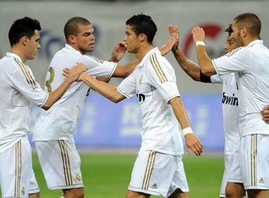 Real thang Thien Tan ‘6 sao’, MU tri an Paul Scholes hinh anh