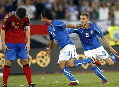 Tay Ban Nha that thu truoc Italy, Duc da bai Brazil hinh anh