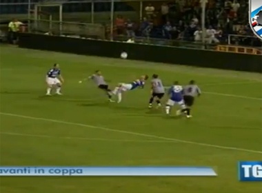 Pha lat ban den dep mat trong tinh huong hon loan hinh anh