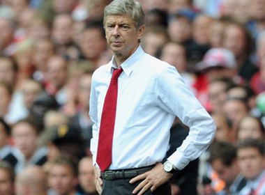 Diem tin sang 21/8: HLV Wenger quyet khong tu chuc hinh anh