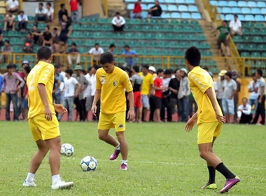 CDV Song Lam Nghe An doi be gay gio Cong Vinh hinh anh