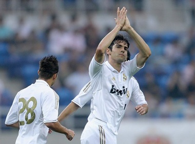 Diem tin sang 22/8: Arsenal tinh chieu mo Kaka hinh anh