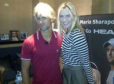 Djokovic doi toc gia bat chuoc Sharapova hinh anh