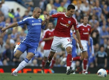 Diem tin chieu 29/8: Arsenal 'tam tia' Alex hinh anh