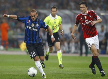 Diem tin chieu 30/8: Arsenal quan tam den Sneijder hinh anh