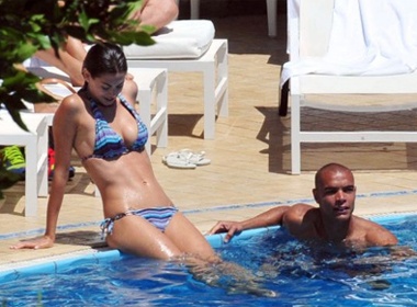 Matteo Ferrari 'da' bo cu cua Vieri hinh anh