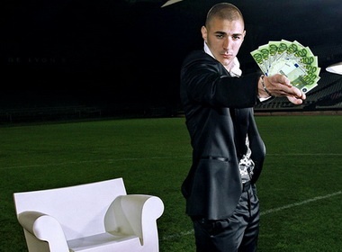 Karim Benzema pha tan am muu tong tien o Lyon hinh anh