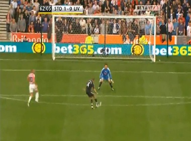 Chiem nguong lai pha hong an kinh dien cua Liverpool hinh anh
