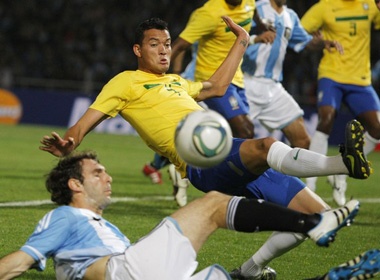 Tan thuyen truong cua Argentina dut mach thang hinh anh