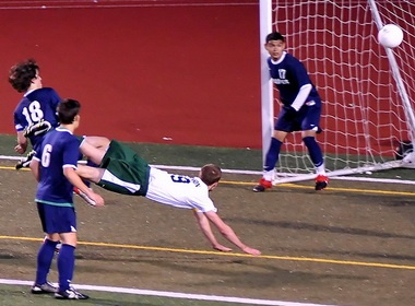 Hai huoc pha chuyen bong tu the nam hinh anh