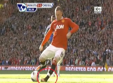Nhung pha bo lo 'khong do noi' cua sao MU va Chelsea hinh anh
