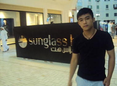 Thai Sung dua nguoi than tham thu Qatar hinh anh