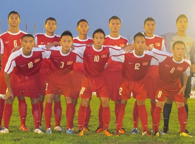 U19 Viet Nam vuot chuc vo dich vi trong tai xu ep hinh anh