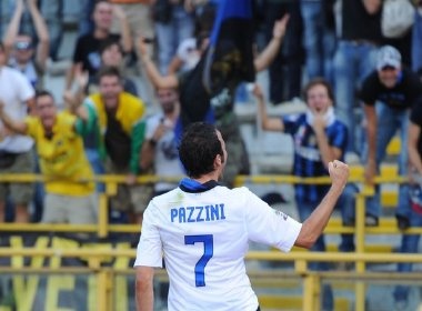 Thanh Milan tron niem vui chien thang hinh anh