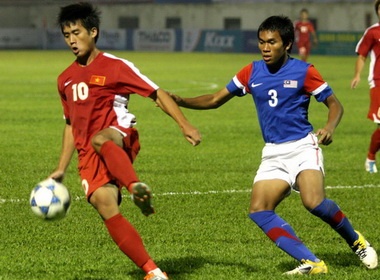 Ha U21 Malaysia, U21 Viet Nam dat mot chan vao ban ket hinh anh