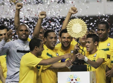 Neymar giup Brazil danh bai Argentina hinh anh