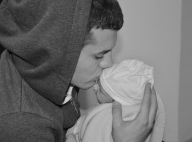 Jack Wilshere len chuc bo o tuoi 19 hinh anh