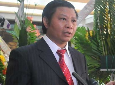 Bui Phap - Dai gia ‘choi ngong’ voi 2 doi bong trieu do hinh anh