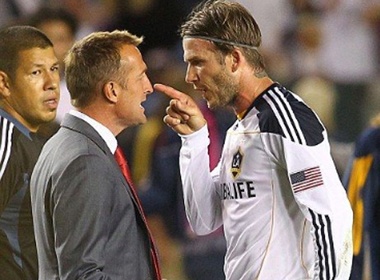 Becks gay han voi HLV doi phuong hinh anh