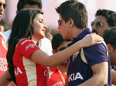 Choang vi CDV lam 'chuyen ay' ngay tren khan dai hinh anh