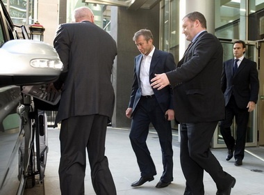 Roman Abramovich mot tay gay dung co do hinh anh