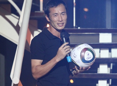 Cuu tuyen thu Phuong Nam ban bong lam tu thien hinh anh