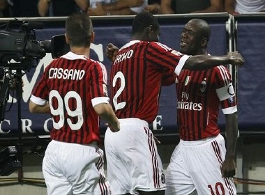 Vong 7 Serie A: Milan de tho, Inter gap kho hinh anh