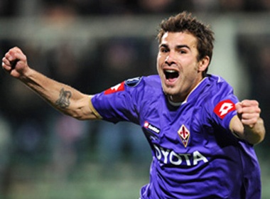 Adrian Mutu bi treo gio vi danh nguoi hinh anh
